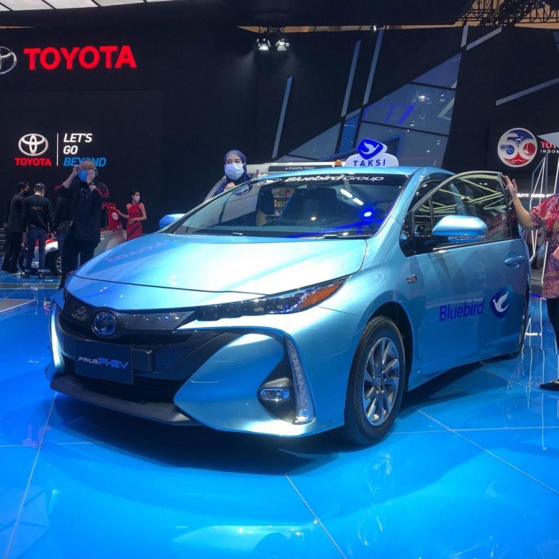 kendaraan listrik mejeng di giias 2021 pln sambut era baru otomotif ri 2