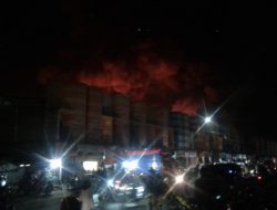 Kebakaran Terjadi di Pasar Inpres Manonda, Pedagang Panik
