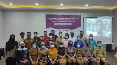 Sikola Mombine latih aparat desa