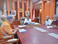 Tenaga Ahli Penyusun Dokumen Studi Klasterisasi Terminal Khusus dan TUKS Temui Gubernur Sulteng