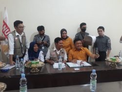 Pengurus Tidak Lancar Menyanyi Mars Partai Hanura Saat Verifikasi Faktual Parpol