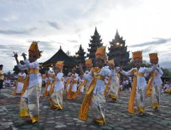 Hari Lahir Pura Agung Wana Kertha Jagatnatha Palu Diperingati Umat Hindu Sesulteng