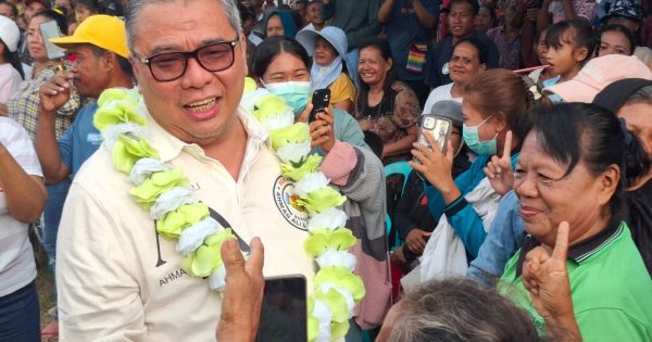 Warga Minta Ahmad Ali Muluskan Jalan di Lingkar Kepala Burung di Banggai Jika Jadi Gubernur