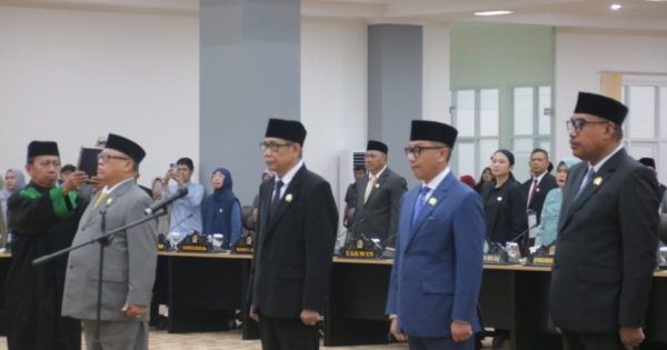 Pimpinan dprd sulteng