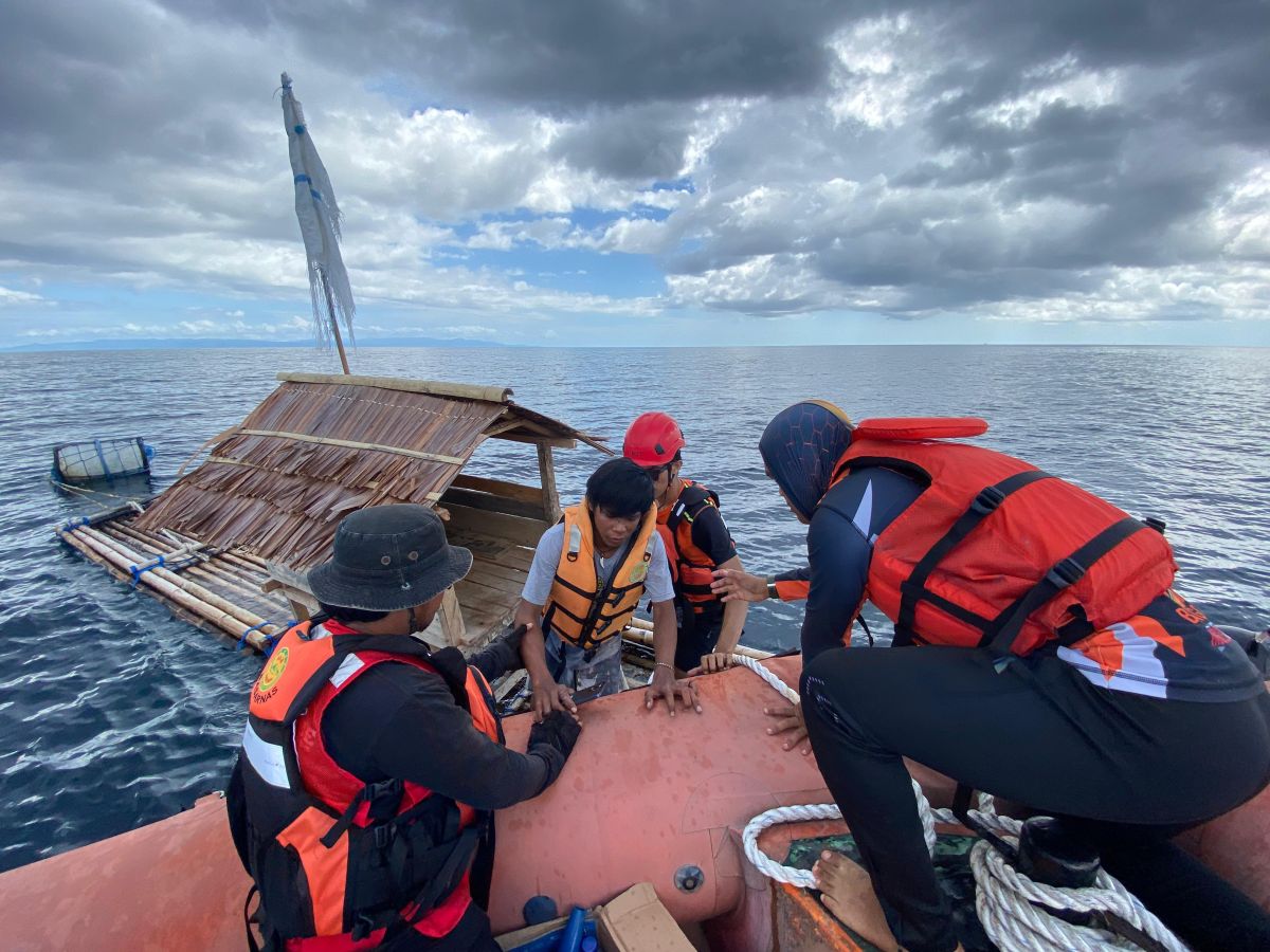 Penumpang kapal sabuk nusantara jatuh