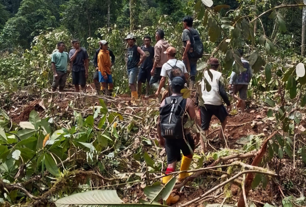 Longsor di Bolano Lambunu