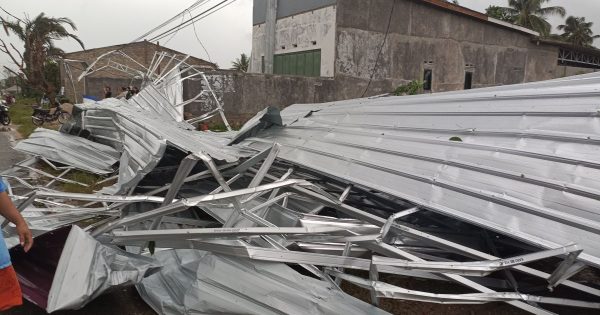 Belasan Rumah Rusak Akibat Angin Puting Beliung di Tolitoli, 2 Warga Terluka