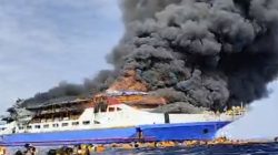 KM Barcelona 5 Terbakar