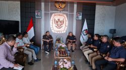 Anggota DPR RI Longki Djanggola lajukan kunjungan kerja ke KPU Banggai. / Ist