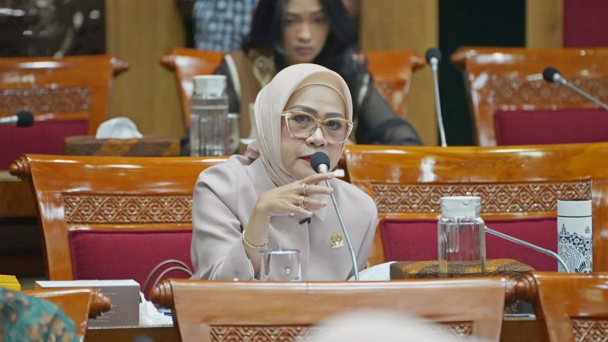 Nilam Sari Lawira