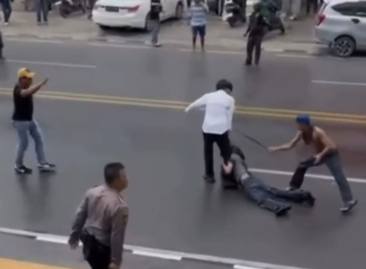 Mahasiswa diseret polisi