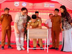 PT IMIP dan PT QMB Serahkan Bantuan Infrastruktur di Bahodopi