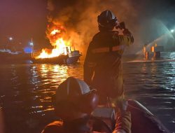 Kapal KLM Maryam Indah Terbakar, 1 Penumpang Meninggal 2 Masih dalam Pencarian