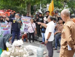 DPRD Sulteng Temui Massa Aksi Penyintas Pasigala, Janji Perjuangkan Hak Hunian Tetap