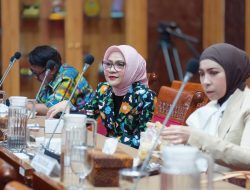 Komisi X DPR Soroti Kesenjangan Pendidikan Sulteng dalam Raker Bersama Mendikdasmen: Guru, Infrastruktur dan Digitalisasi Jadi Perhatian