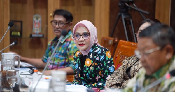 Nilam Sari Lawira