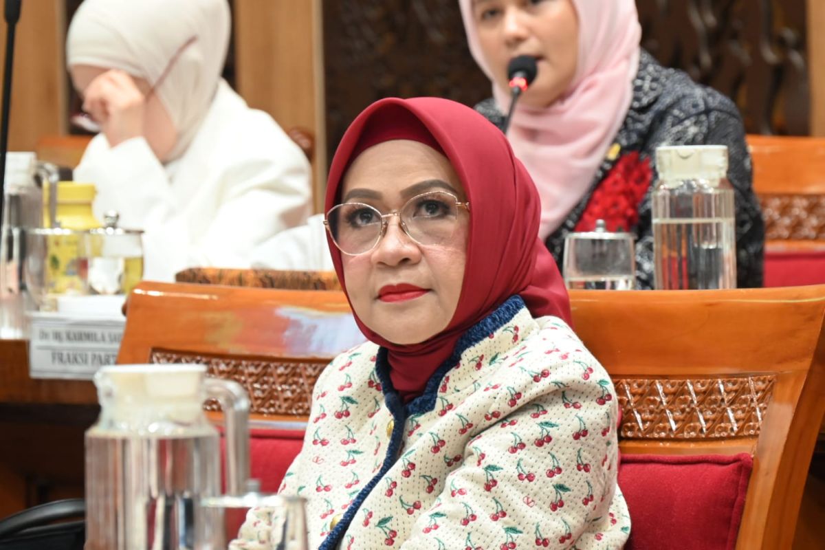 Nilam Sari Lawira