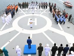Gubernur Sulteng Ikut Tabur Bunga di Teluk Palu, Apresiasi Kemanunggalan TNI AL Lewat Operasi Trisila-26
