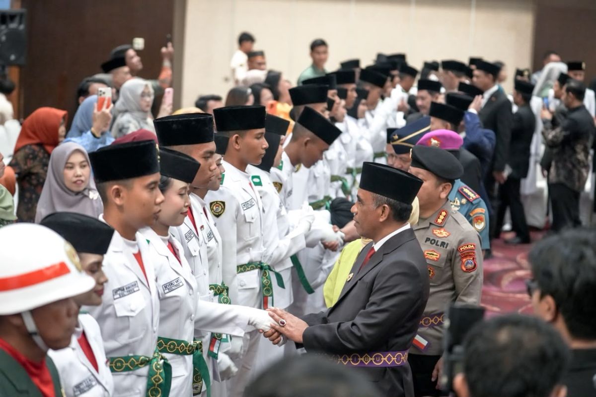 Gubernur Sulteng Anwar Hafid