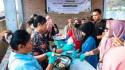 PT CPM Latih Ibu Rumah Tangga di Poboya Olah Sampah Dapur Jadi Pupuk Organik